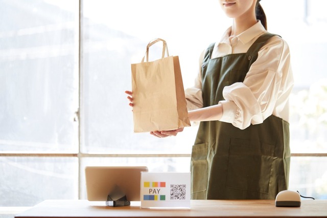 欧州旅行で買い物。レジで会釈をしたら…→「本当に」現地の人に驚かれたワケ