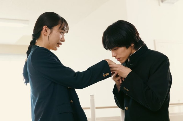 井桁弘恵、山下幸輝「私の町の千葉くんは。」第2話（C）「私の町の千葉くんは。」製作委員会