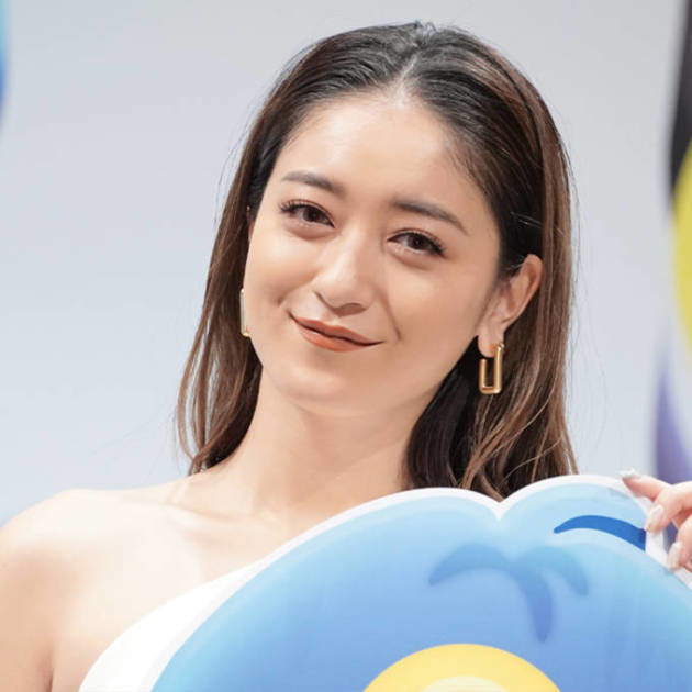 「スタイル良！」みちょぱ、美脚を披露したクールコーデに反響「めっちゃかっこいい」