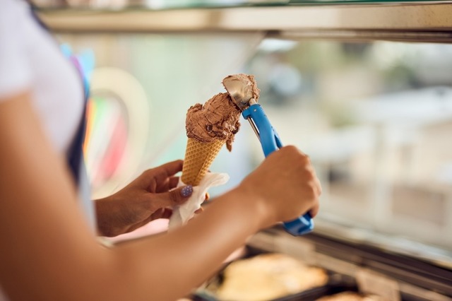 【アイス屋さんで】3歳「アイスせんせい！」店員「！？」子どもの純粋すぎるひと言に「思わず笑った」