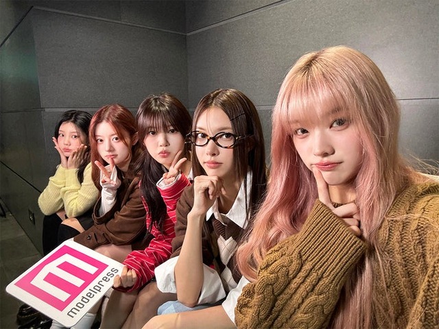 WONHEE（ウォンヒ）、MINJU（ミンジュ）、 MOKA（モカ）、YUNAH（ユナ）IROHA（イロハ）／ILLIT（P）&（C） BELIFT LAB Inc.