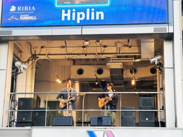 実力派シンガーソングライター・Hiplin、盟友Killing Time Brothers・池口郁哉と大阪のライブイベントに出演！「11月度 DAM HOT！アーティスト」にも決定