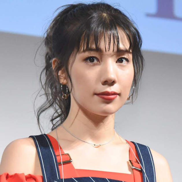 朝ドラ『おむすび』仲里依紗、金髪“カリスマ”ギャル姿に反響「違和感なさすぎ」「かっこいい」