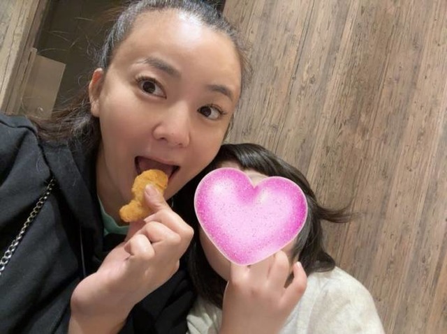 華原朋美、5歳愛息子との“マクドナルドデート”を報告「2人で仲良く楽しくすごしています」