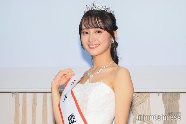 「ミス慶應2024」に輝いた齊藤美雅さん（C）モデルプレス