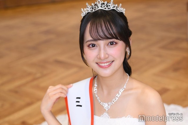 「ミス慶應2024」に輝いた齊藤美雅さん（C）モデルプレス