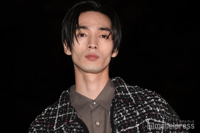 「CHANEL AND CINEMA - TOKYO LIGHTS」セレブレーションディナーフォトコールに登壇した清水尋也（C）モデルプレス