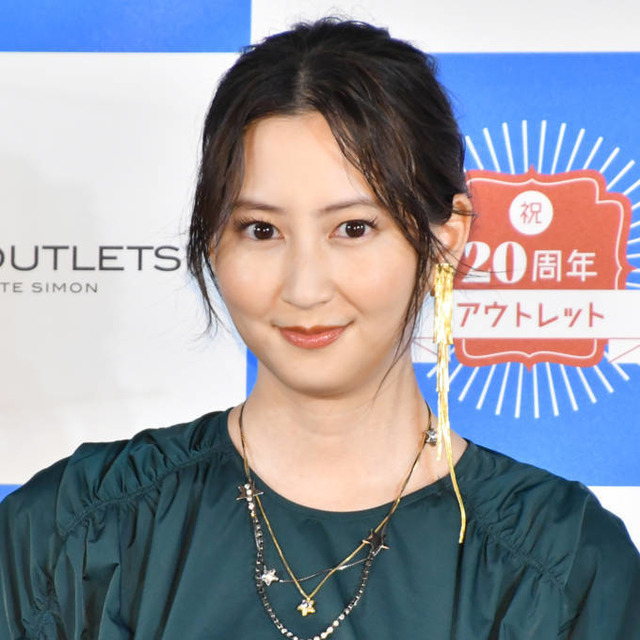 33歳の誕生日を迎えた河北麻友子、ほっそり美脚のタイツコーデに反響「可愛すぎます！」「私の憧れ」