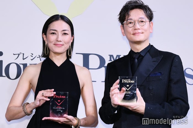 「Precious WATCH AWARD 2024発表・贈賞式」に出席した板谷由夏、井浦新（C）モデルプレス