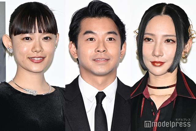 「GQ MEN OF THE YEAR 2024」フォトコールに出席した杉咲花、仲野太賀、ファーストサマーウイカ（C）モデルプレス