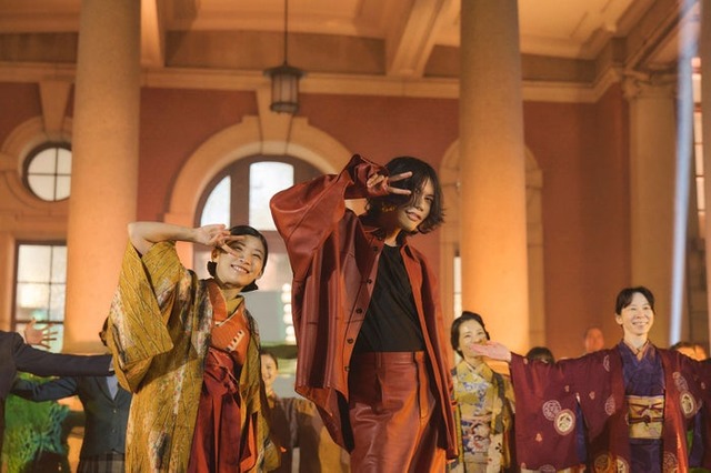 伊藤沙莉、米津玄師（提供写真）