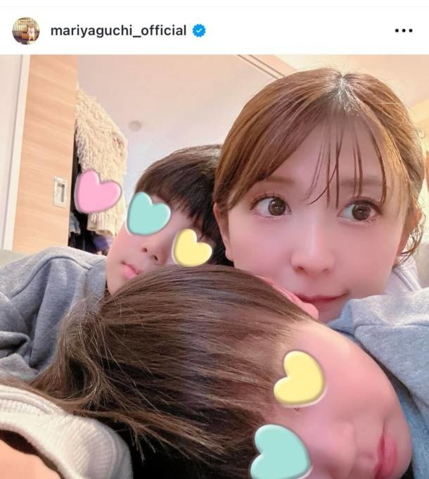 矢口真里、長男＆次男がべったり！仲良し親子3SHOTに反響「かわいいママさん」「子供より顔が小さく見える」