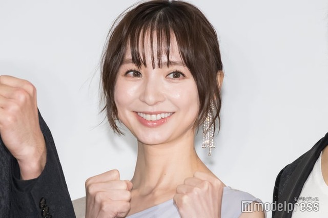 フリー転身後初の公の場 に登壇した篠田麻里子（C）モデルプレス