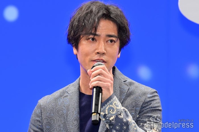 中島健人からの“アドリブキス”を暴露した桐谷健太（C）モデルプレス