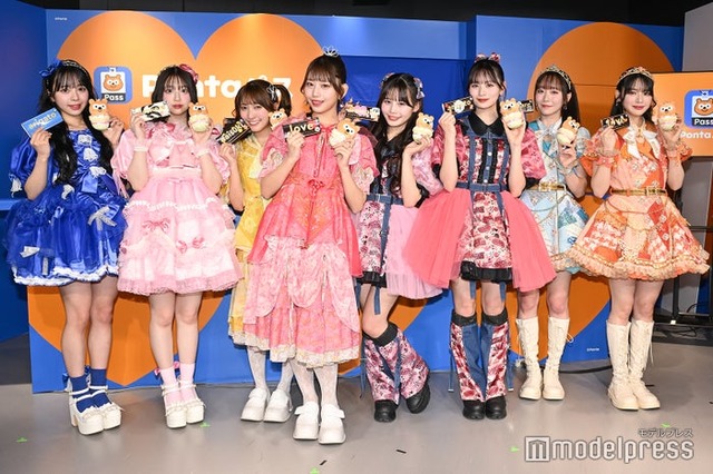 ポイント会社の取材・内覧会に出席したKAWAII LAB.所属アイドル8人（左から）増田彩乃、桜庭遥花、山内咲奈、白石まゆみ、村川緋杏、立花琴未、真中まな、鎮西寿々歌（C）モデルプレス