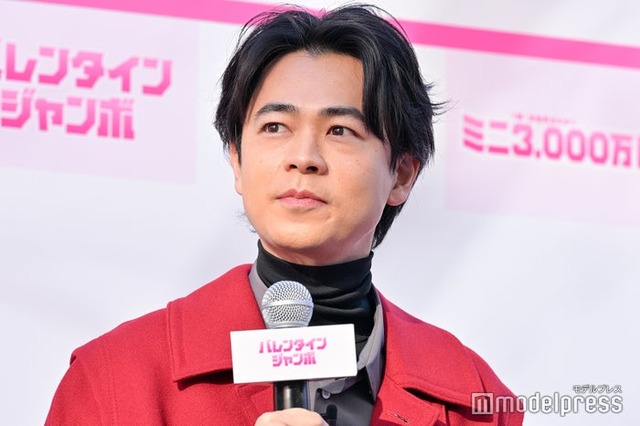 「バレンタインジャンボ宝くじ」発売記念イベントに出席した成田凌（C）モデルプレス