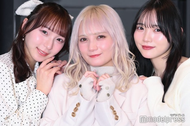 モデルプレスのインタビューに応じた塩川莉世／SWEET STEADY、宮野静／CANDY TUNE、真鍋凪咲／CUTIE STREET（C）モデルプレス