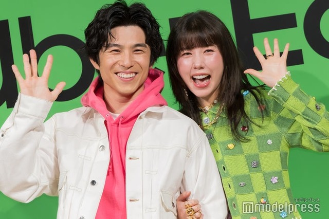 新CM発表会に出席した中尾明慶、仲里依紗（C）モデルプレス