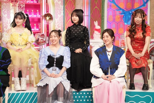 （前列左から）須田亜香里、野々村友紀子（後列左から）菅田愛貴、なえなの、いぜん（C）日本テレビ