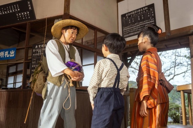 阿部サダヲ、木村優来、永瀬ゆずな「あんぱん」第7話（C）NHK