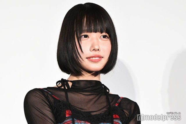 劇場版「僕とロボコ」公開記念舞台挨拶に出席したあの（C）モデルプレス