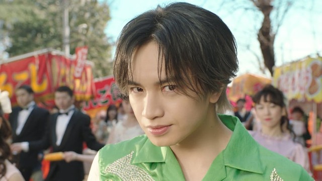 中島健人／新TVCM「帰ってきたダンスコーン」篇より（提供写真）