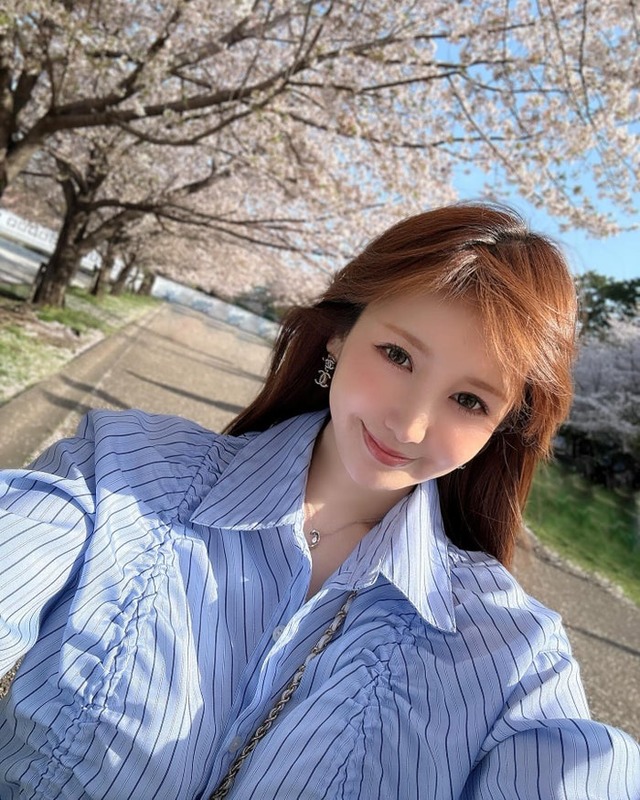 桃華絵里Instagramより