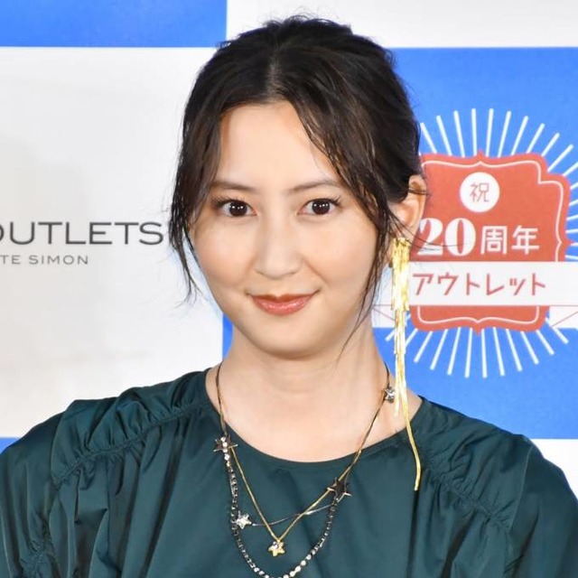 河北麻友子、美脚のカウガールSHOTにファンうっとり「可愛すぎる」「相変わらずべっぴんさん」