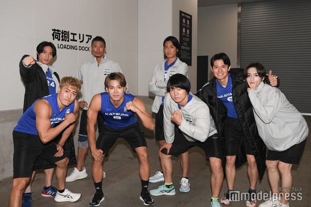 （後列左から）平野泰新、岩永洋昭、永井大（前列左から）中務裕太、中村克、青木マッチョ、高柳光希アナウンサー、ソンユン（C）モデルプレス