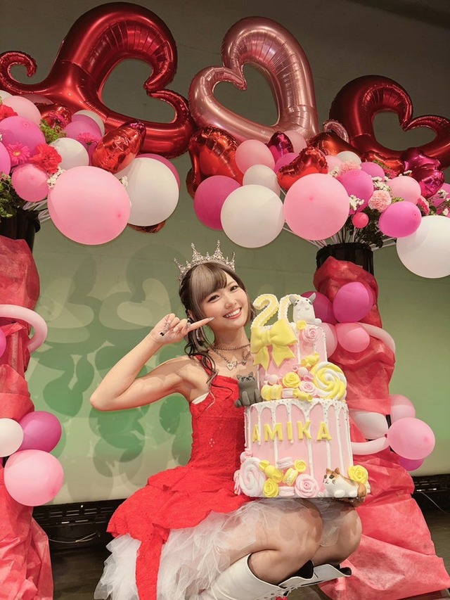 あみか（AMIKA）初のソロライブの様子（提供写真）