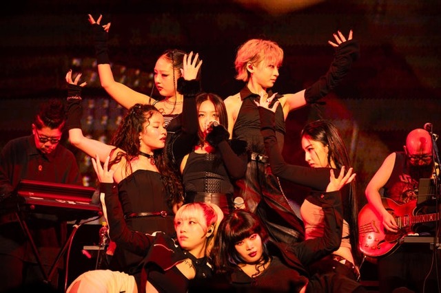 HANA／撮影：釘野孝宏（C）VIVA LA ROCK 2025 ALL RIGHTS RESERVED.