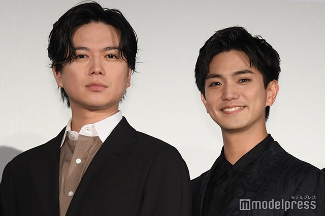 「MIRRORLIAR FILMS Season7」完成披露舞台挨拶に出席した加藤シゲアキ、正門良規（C）モデルプレス