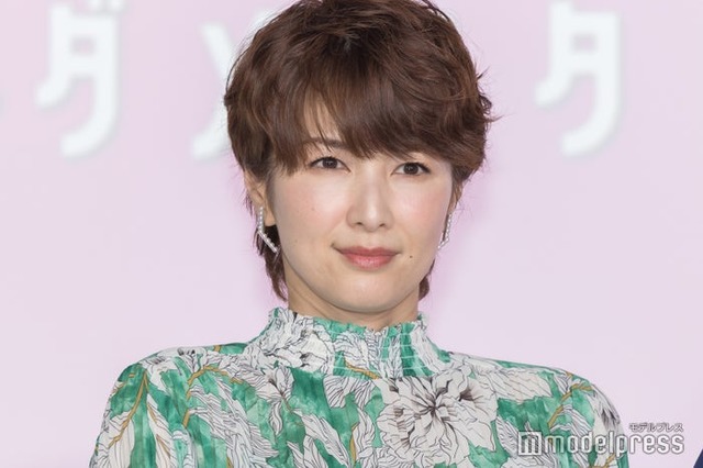 ショートヘアの吉瀬美智子（C）モデルプレス