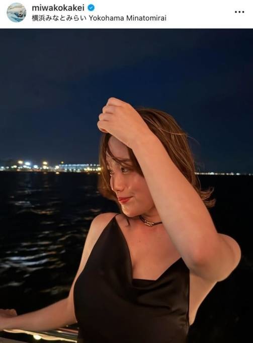 筧美和子、海風を感じるドレスSHOTに「すごくセクシーで綺麗」「どんどん美しくなっておりますね」の声