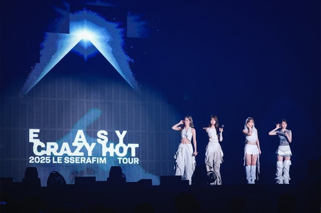 LE SSERAFIM（HUH YUNJINは欠席）（P）＆（C）SOURCE MUSIC