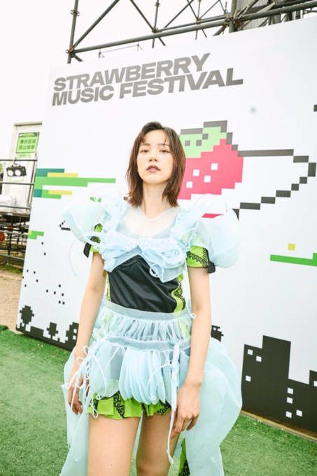 のん、ほっそり美脚大胆見せのフェス衣装SHOTに「かわいいー！！！」「まるで実写版ティンカーベル」の声
