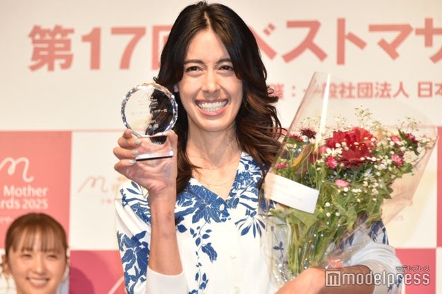 「ベストマザー賞」を受賞した森泉（C）モデルプレス