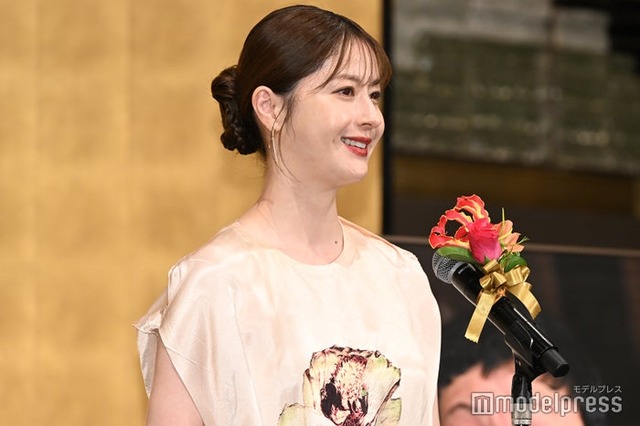 「橋田賞新人賞」を受賞した松本若菜（C）モデルプレス