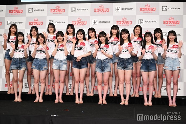 「ミスマガジン2025」ベスト16が勢揃い／（上段左から）鶴見りあ、戸澤未徠、江下晏梨、中司愛子、まるやそら、可児愛梨、百瀬百花、杉井みぃ（下段左から）桜庭奈緒、太田しずく、田之端ひなた、晴こころ、愛梨ここ、冨永実里、中畑里捺、永岡ゆきね（C）モデルプレス
