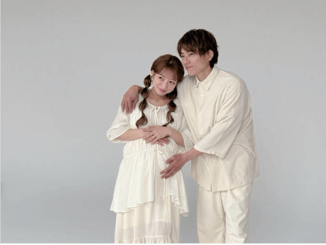 第5子妊娠中の辻希美、ふっくらお腹で杉浦太陽とパシャリ！夫婦で撮影を報告「安心感あって楽しかった」
