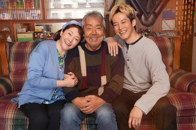 松坂慶子、寺尾聰、松坂桃李（C）2025「父と僕の終わらない歌」製作委員会