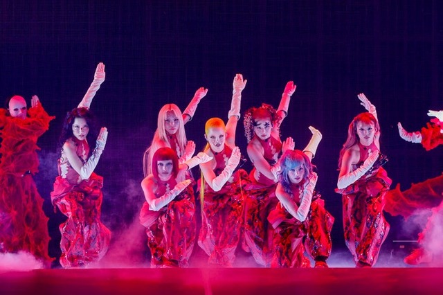 （左から）CHISA、 JURIN、MAYA、COCONA、HARVEY、HINATA、JURIA 「XG 1st WORLD TOUR “The first HOWL” FINAL Landing at TOKYO DOME」（提供写真）