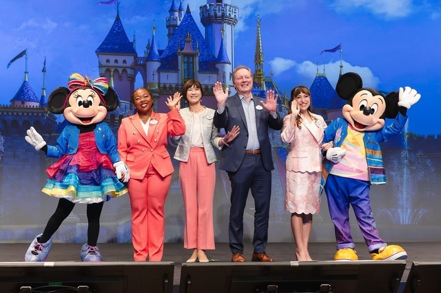 開園70周年衣装のダッフィー＆シェリーメイが初公開！カリフォルニア