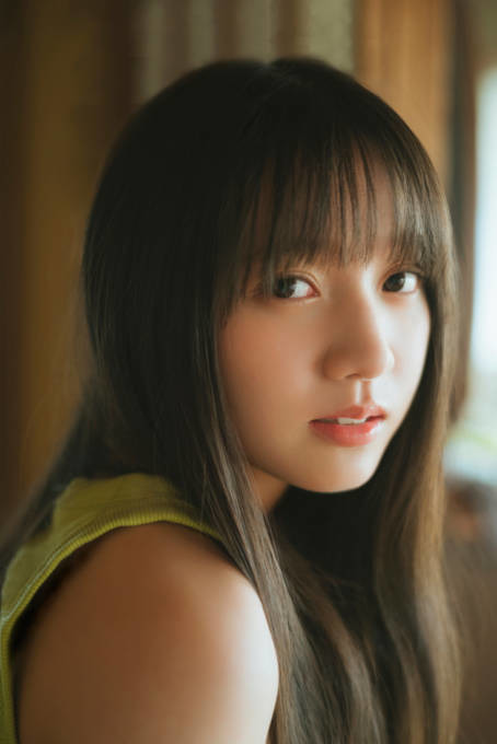 乃木坂46海邉朱莉、あふれる透明感＆印象的な表情で魅せる！グループ加入直後の等身大の姿を披露