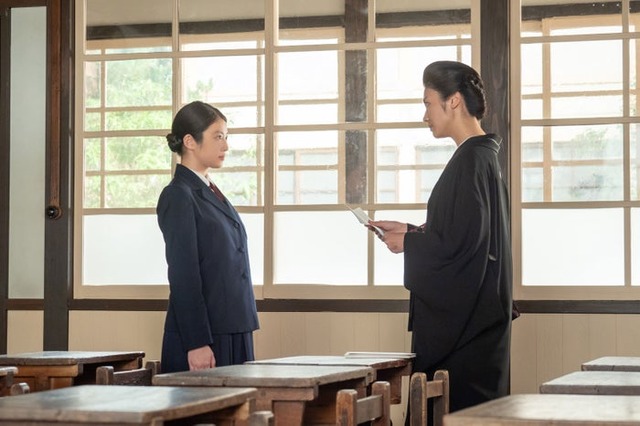 今田美桜、瀧内公美「あんぱん」第35話（C）NHK