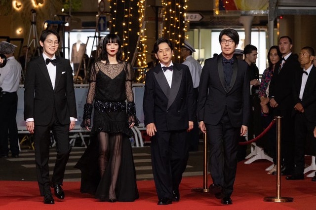 平瀬謙太朗、小松菜奈、二宮和也、川村元気監督「８番出口」レッドカーペットの様子（C）Kazuko Wakayama