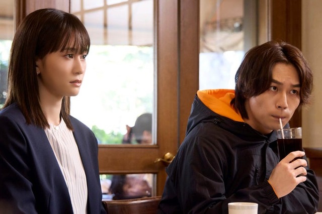 前田敦子、松田元太「人事の人見」場面写真（C）フジテレビ