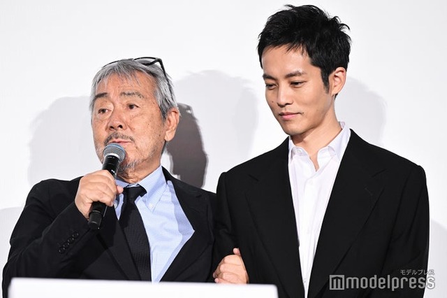 寺尾聰、松坂桃李（C）モデルプレス