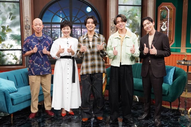 小峠英二、有働由美子アナ、高橋海人、永瀬廉、松下洸平（C）日本テレビ