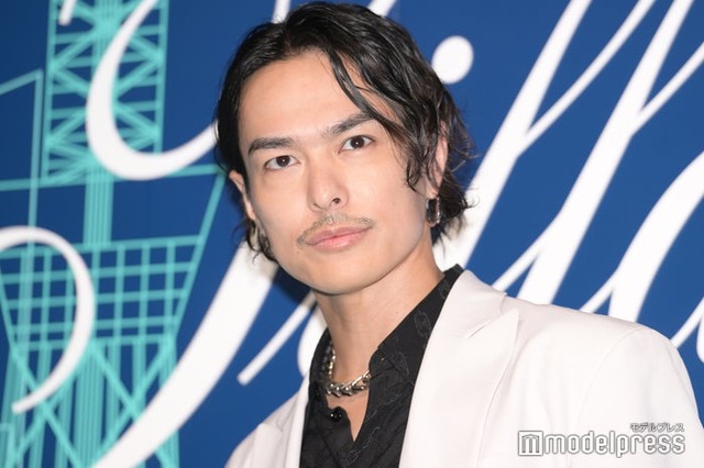 黒髪の今市隆二（C）モデルプレス